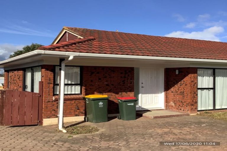 Photo of property in 12 Penruddocke Road, Half Moon Bay, Auckland, 2012