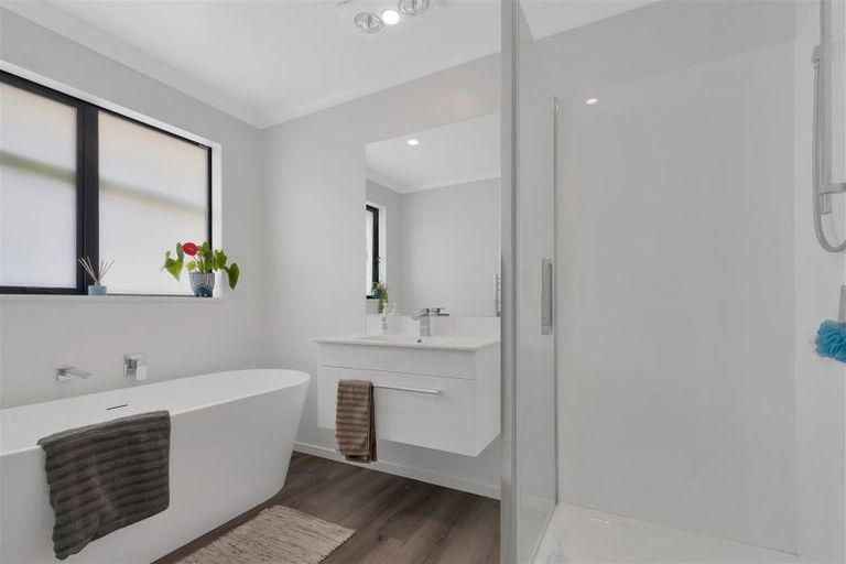 Photo of property in 10 Hapua Lane, Pegasus, 7612