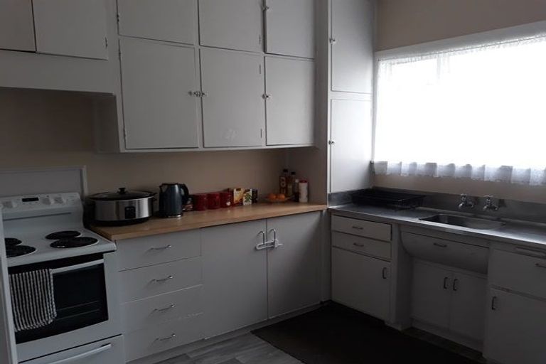 Photo of property in 88 Wood Street, Takaro, Palmerston North, 4410