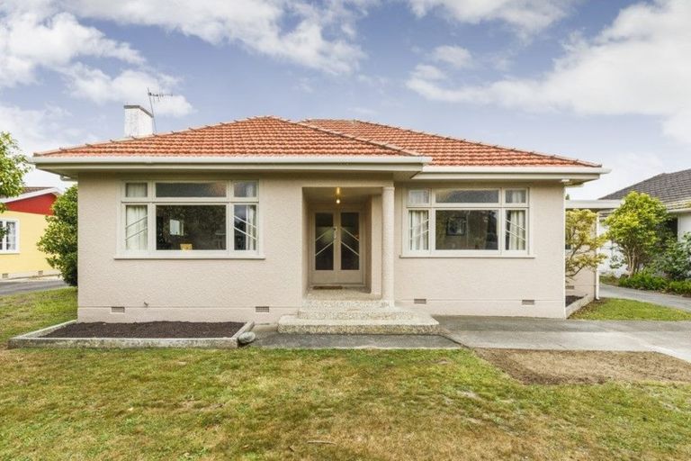 Photo of property in 27 Hardie Street, Hokowhitu, Palmerston North, 4410