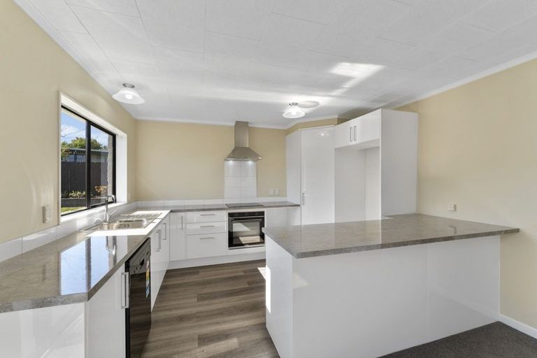 Photo of property in 6a Warrimoo Street, Paraparaumu, 5032