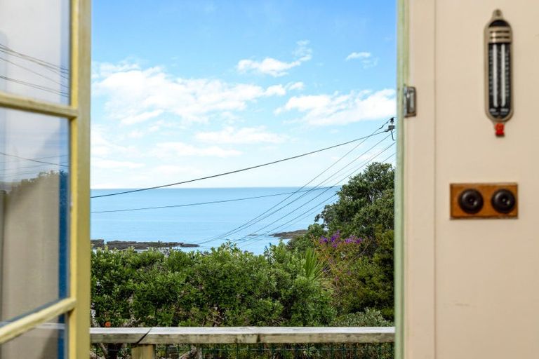 Photo of property in 8 Spray Crescent, Leigh, 0985