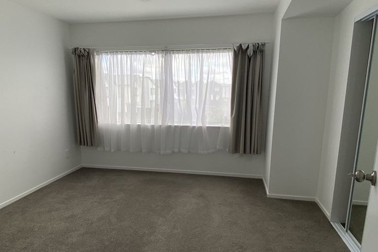 Photo of property in 79 Te Aparangi Road, Papakura, 2110