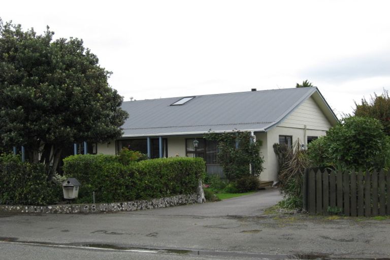 Photo of property in 98 Point Road, Monaco, Nelson, 7011
