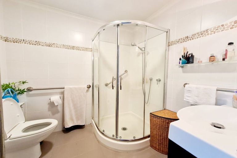 Photo of property in 15a Puriri Avenue, Orewa, 0931