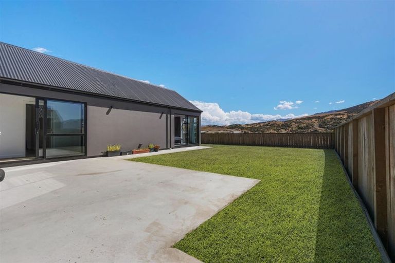 Photo of property in 20 Howden Drive, Jacks Point, 9371