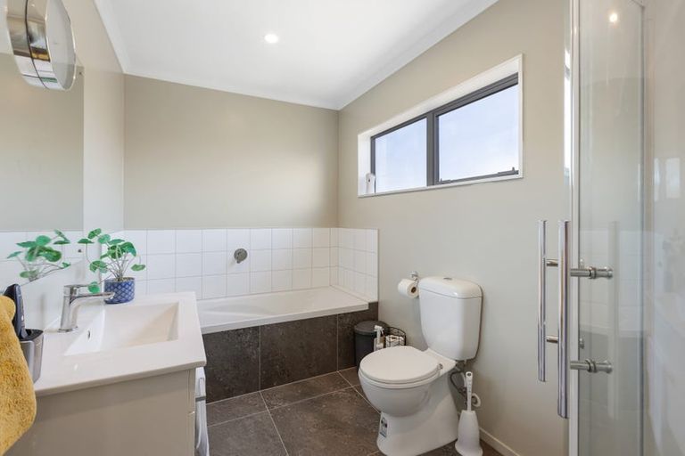 Photo of property in 22 Trelawny Terrace, Grenada Village, Wellington, 6037