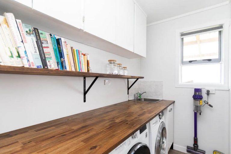 Photo of property in 71 Pipiroa Road, Ngatea, 3503