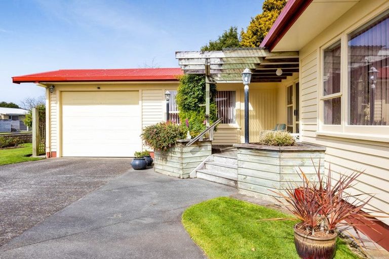 Photo of property in 16 Hunter Street, Hawera, 4610