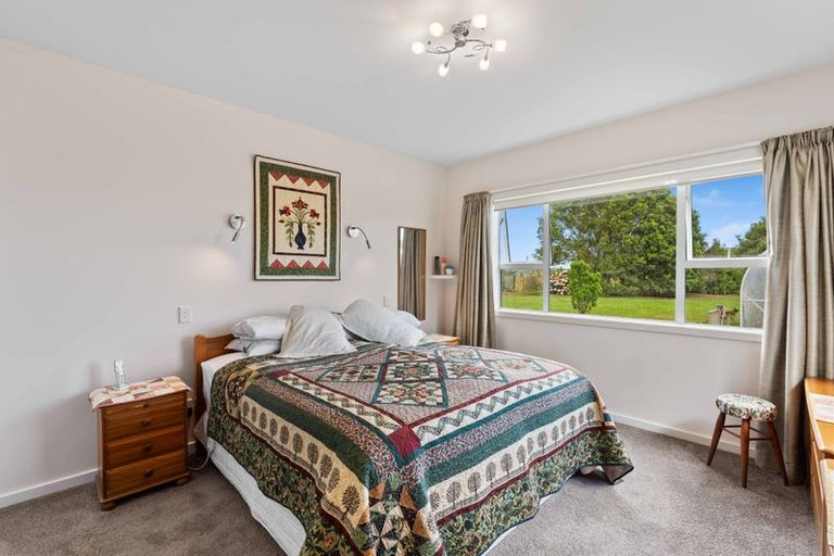 Photo of property in 32 Ketemaringi Way, Manakau, Levin, 5573