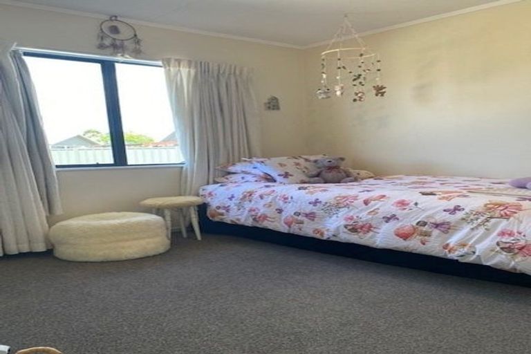 Photo of property in 18 Allens Lane, Clive, 4102