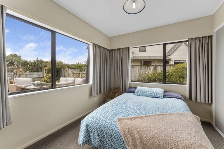 Photo of property in 15 Pine Ridge Terrace, Waikanae Beach, Waikanae, 5036