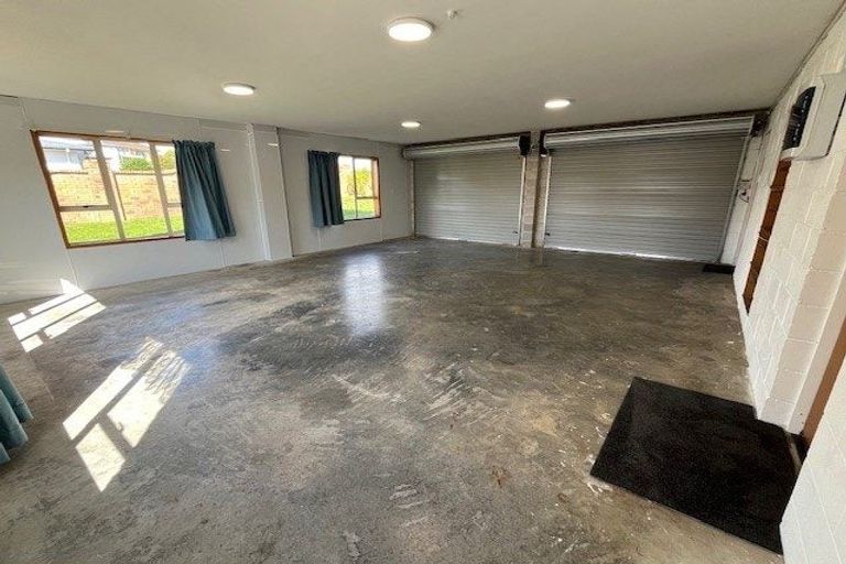 Photo of property in 24 Hurstbourn Priors, Goodwood Heights, Auckland, 2105