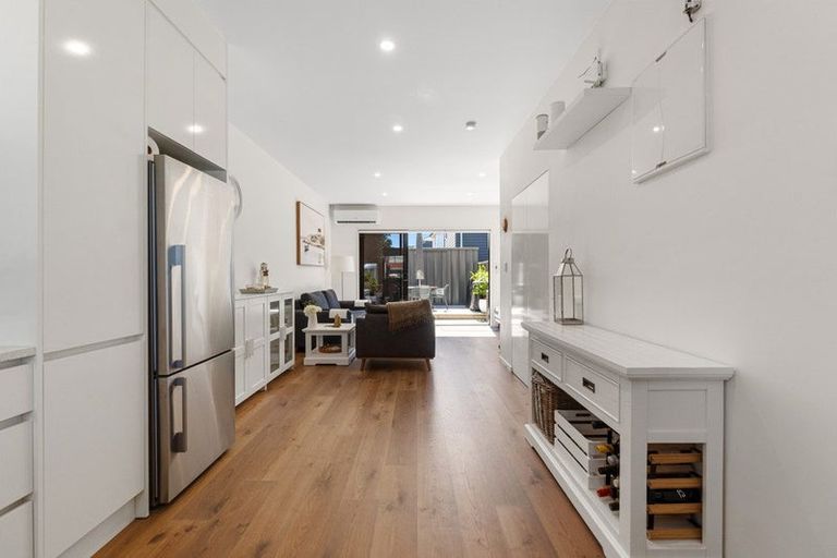 Photo of property in 58 Turret Lane, Hobsonville, Auckland, 0616