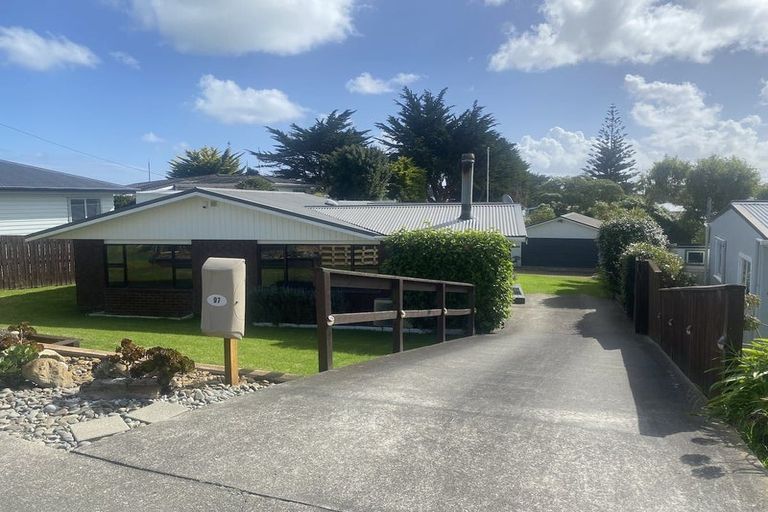 Photo of property in 97 Kahukura Avenue, Waitarere Beach, Levin, 5510
