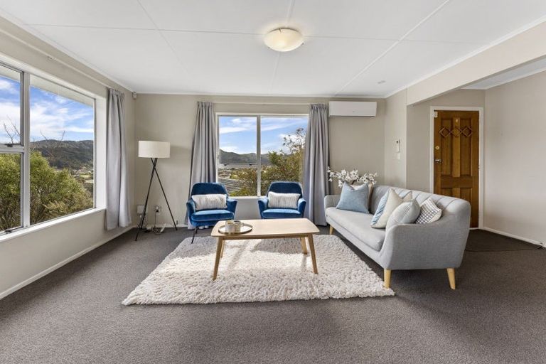 Photo of property in 16 Tyrone Grove, Wainuiomata, Lower Hutt, 5014