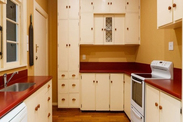 Photo of property in 21 Phoenix Avenue, Hokowhitu, Palmerston North, 4410