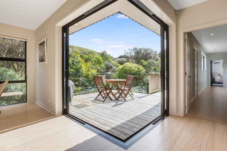 Photo of property in 120 Navigation Drive, Whitby, Porirua, 5024