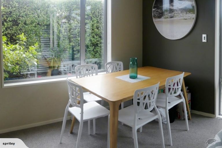 Photo of property in 94 Packe Street, Edgeware, Christchurch, 8013