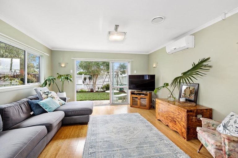 Photo of property in 42 Moa Road, Point Chevalier, Auckland, 1022