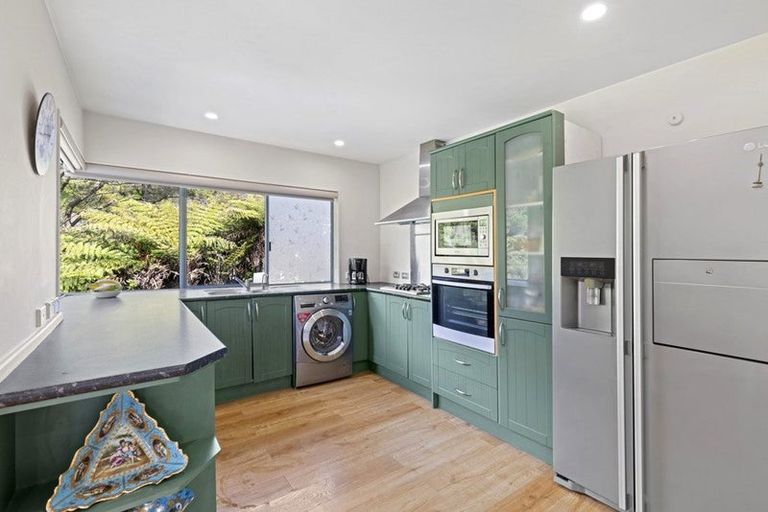Photo of property in 3 Lincoln Close, Northcross, Auckland, 0630