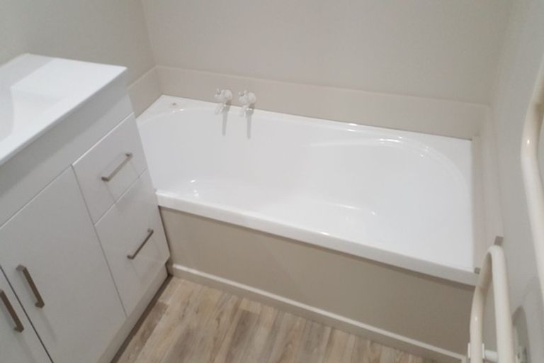 Photo of property in 4/44a Division Street, Riccarton, Christchurch, 8041