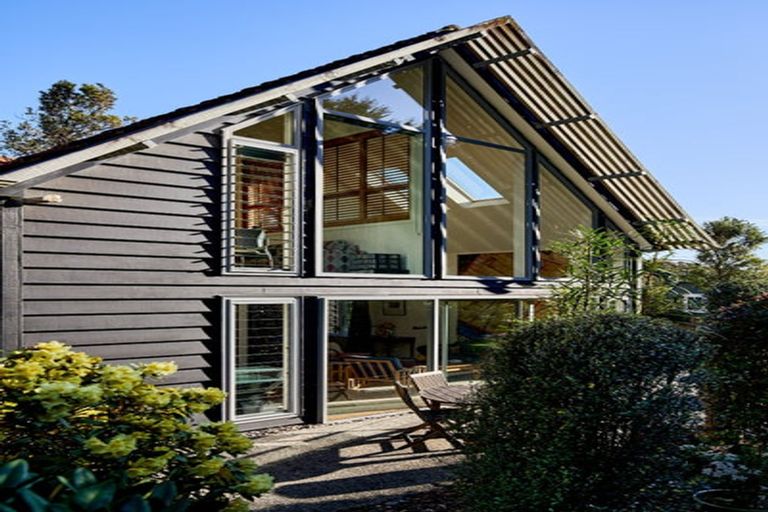 Photo of property in 41 Kotari Road, Days Bay, Lower Hutt, 5013