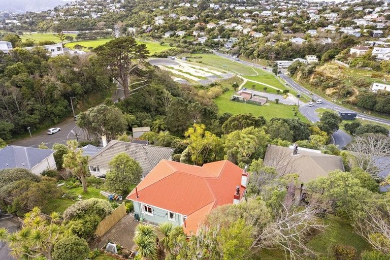 Photo of property in 4 Paisley Terrace, Karori, Wellington, 6012