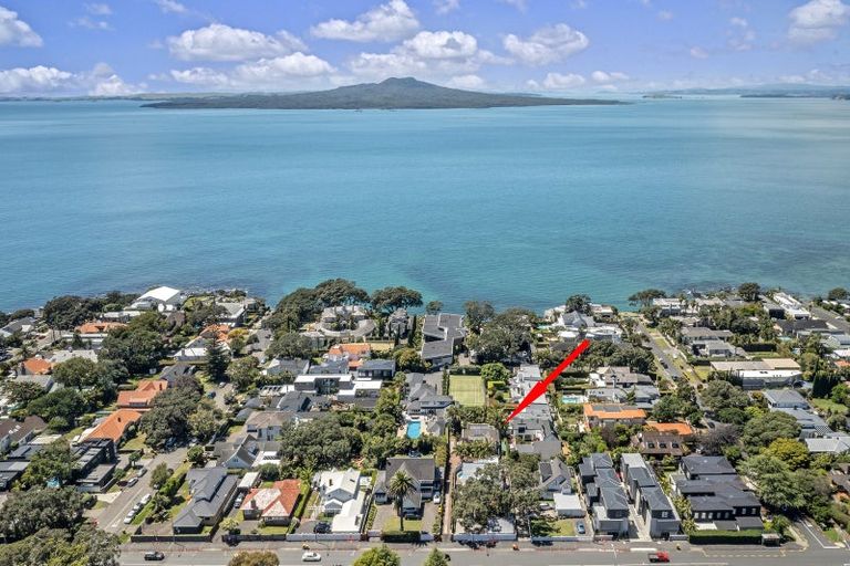 Photo of property in 205a Hurstmere Road, Takapuna, Auckland, 0622