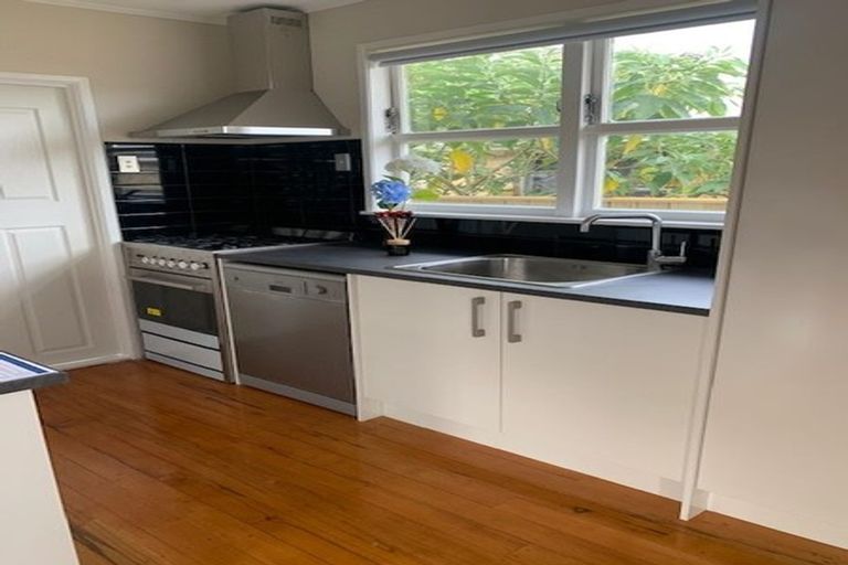 Photo of property in 1/13 Blanes Road, Weymouth, Auckland, 2103