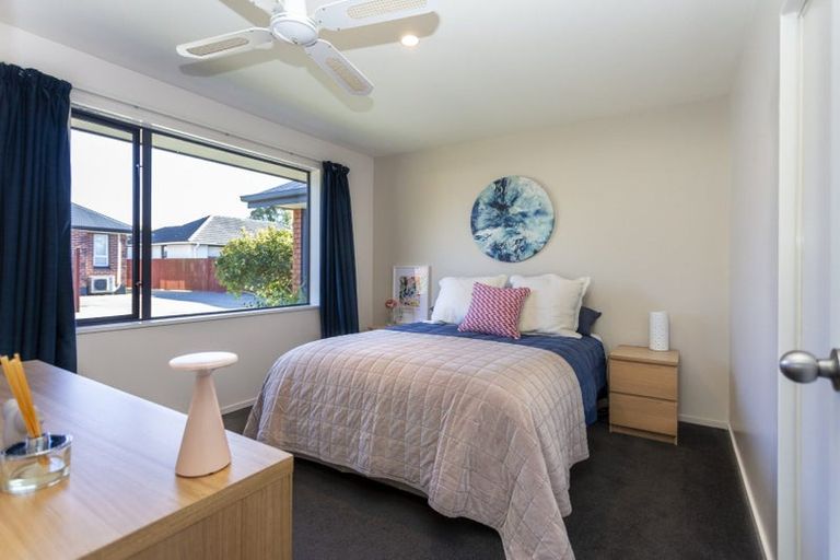 Photo of property in 52b Cutts Road, Russley, Christchurch, 8042