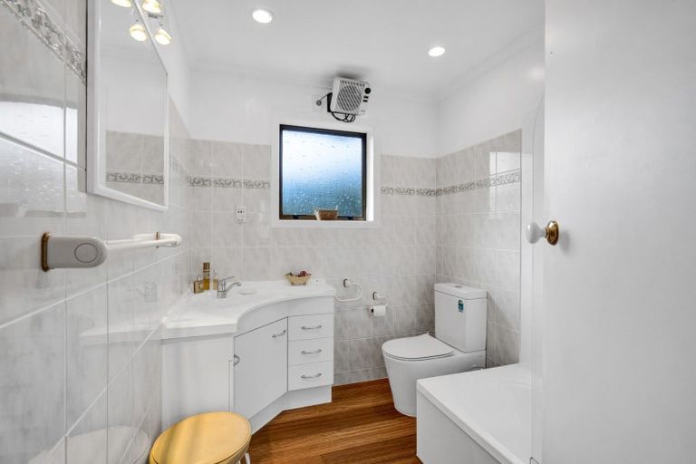 Photo of property in 4 Bronte Place, Whalers Gate, New Plymouth, 4310