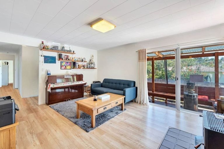 Photo of property in 58 Awaruku Road, Torbay, Auckland, 0630