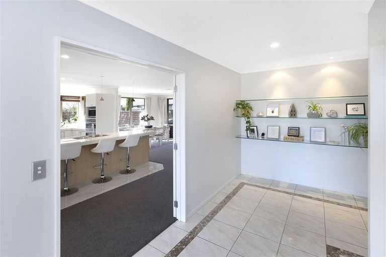 Photo of property in 16 Teagarden Close, Mairehau, Christchurch, 8052