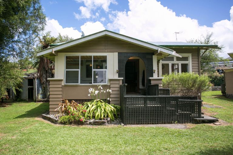 Photo of property in 15 Bridge Street, Tirau, 3410