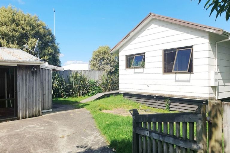 Photo of property in 2/25 Garelja Road, Henderson, Auckland, 0612