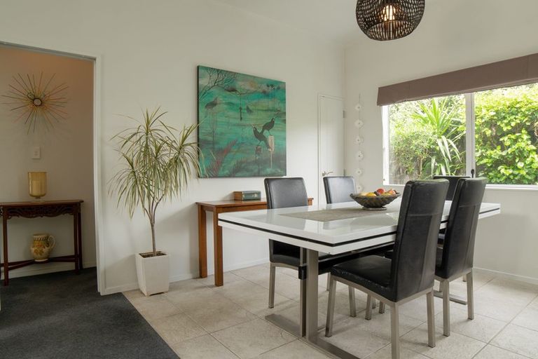 Photo of property in 13a Graham Avenue, Te Atatu Peninsula, Auckland, 0610