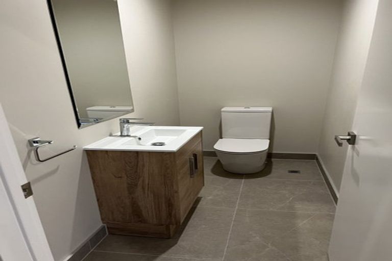 Photo of property in 35 Rutland Road, Stanley Point, Auckland, 0624