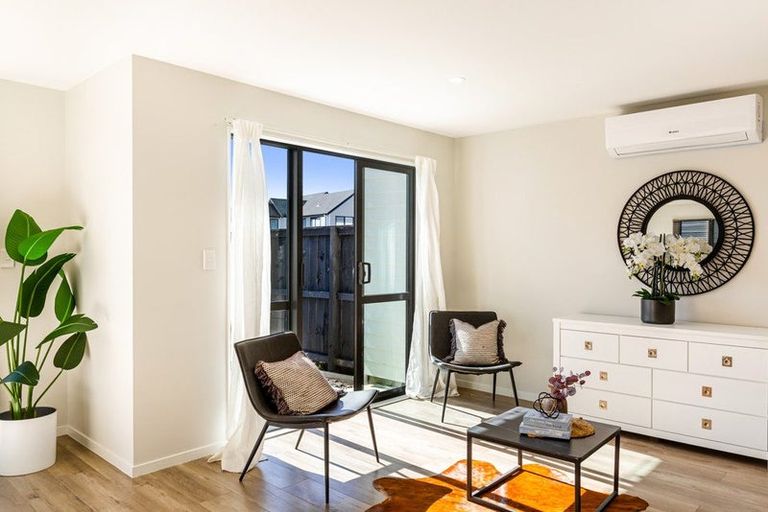 Photo of property in 9 Irving Place, Hobsonville, Auckland, 0616