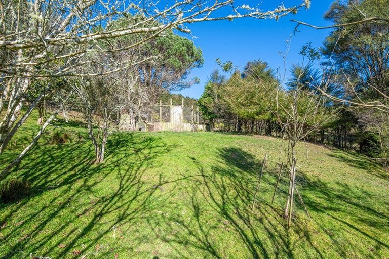 Photo of property in 341 Kanohi Road, Kaukapakapa, 0873