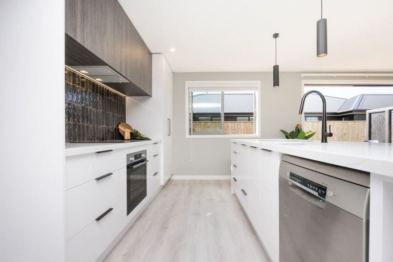 Photo of property in 14 Kanzan Grove, Maewa, Feilding, 4702