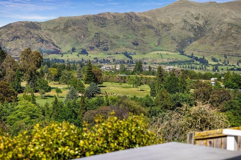 Photo of property in 14 Rob Roy Lane, Wanaka, 9305