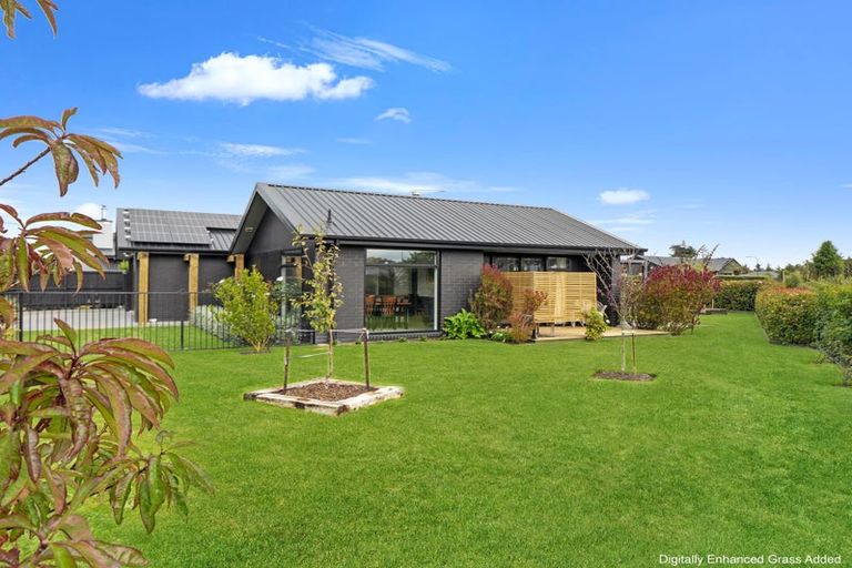 Photo of property in 9 Godley Place, Woodend, 7610