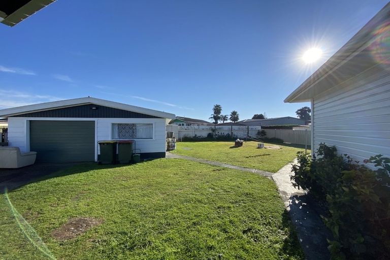 Photo of property in 6 Marybeth Place, Rosehill, Papakura, 2113