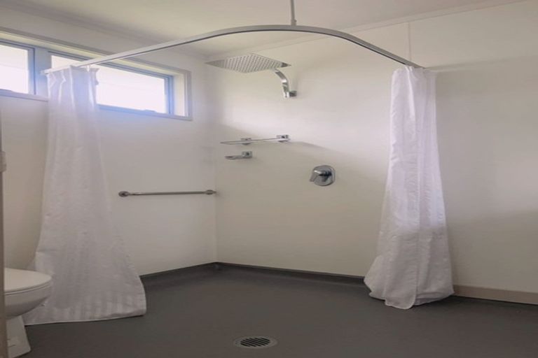 Photo of property in 3 Shale Avenue, Massey, Auckland, 0614