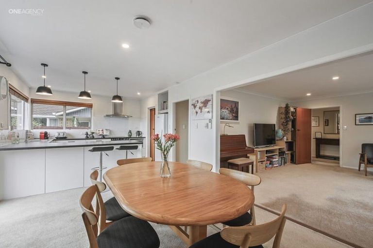 Photo of property in 15 Chilton Drive, Mairehau, Christchurch, 8052