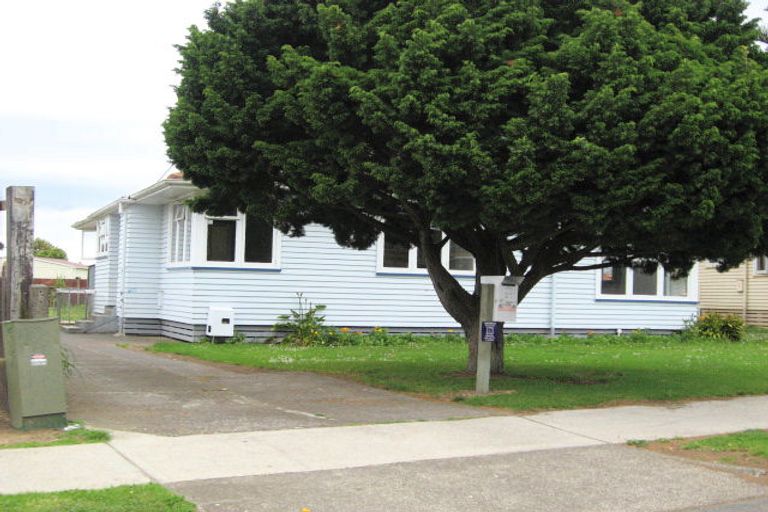 Photo of property in 27 Vickers Crescent, Mangere, Auckland, 2022