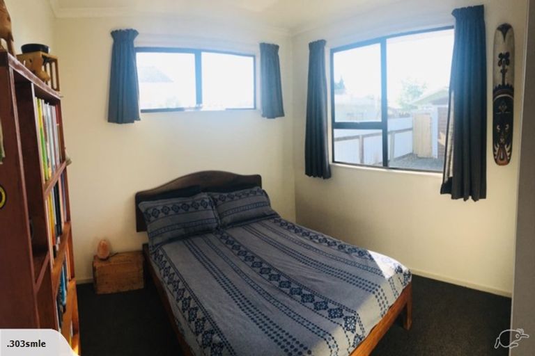 Photo of property in 57 Acacia Street, Kelvin Grove, Palmerston North, 4414