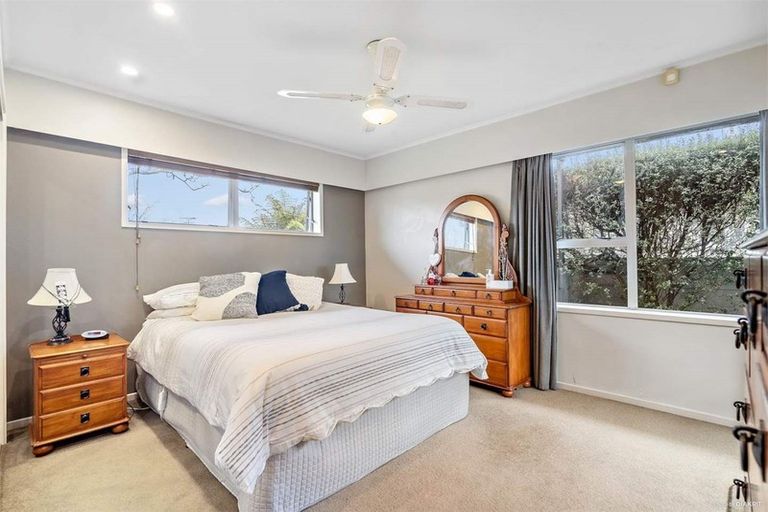 Photo of property in 9 Quibray Place, Botany Downs, Auckland, 2010