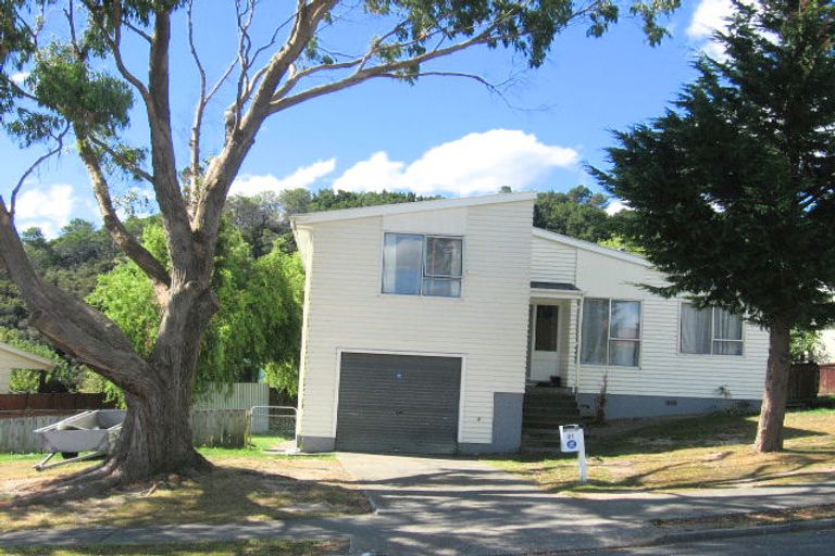 Photo of property in 21 Gentian Street, Timberlea, Upper Hutt, 5018